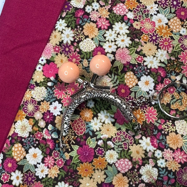 FABRIC + HARDWARE: 5cm Kiss Clasp Frame with Keyring: LQ Makower | Luxe 'Mini Floral' Pink + Sangria