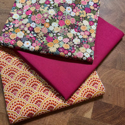 FABRIC TRIO: 3 x Fat Eighths: Makower | Luxe 'Mini Floral' Pink + 'Scallop' Rust + Plain Sangria