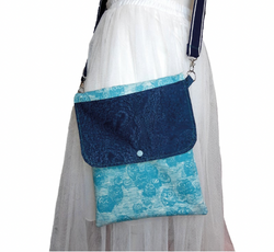 SAMPLE SALE: Item 12: Suzie Duncan's Throw & Go Bag