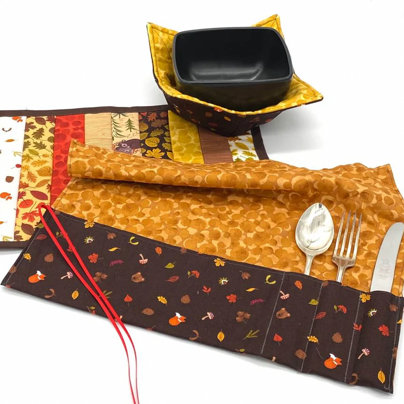 SAMPLE SALE: 26BY: 2 in 1 Napkin and Cutlery Roll (Approx 12½” x 15½”)