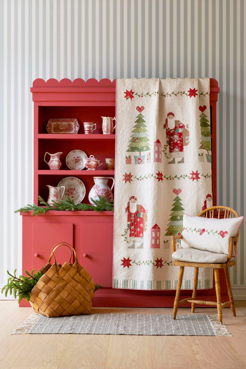 Tilda | Merry Little Christmas: TD100621 'Holly' Red: by the ½m