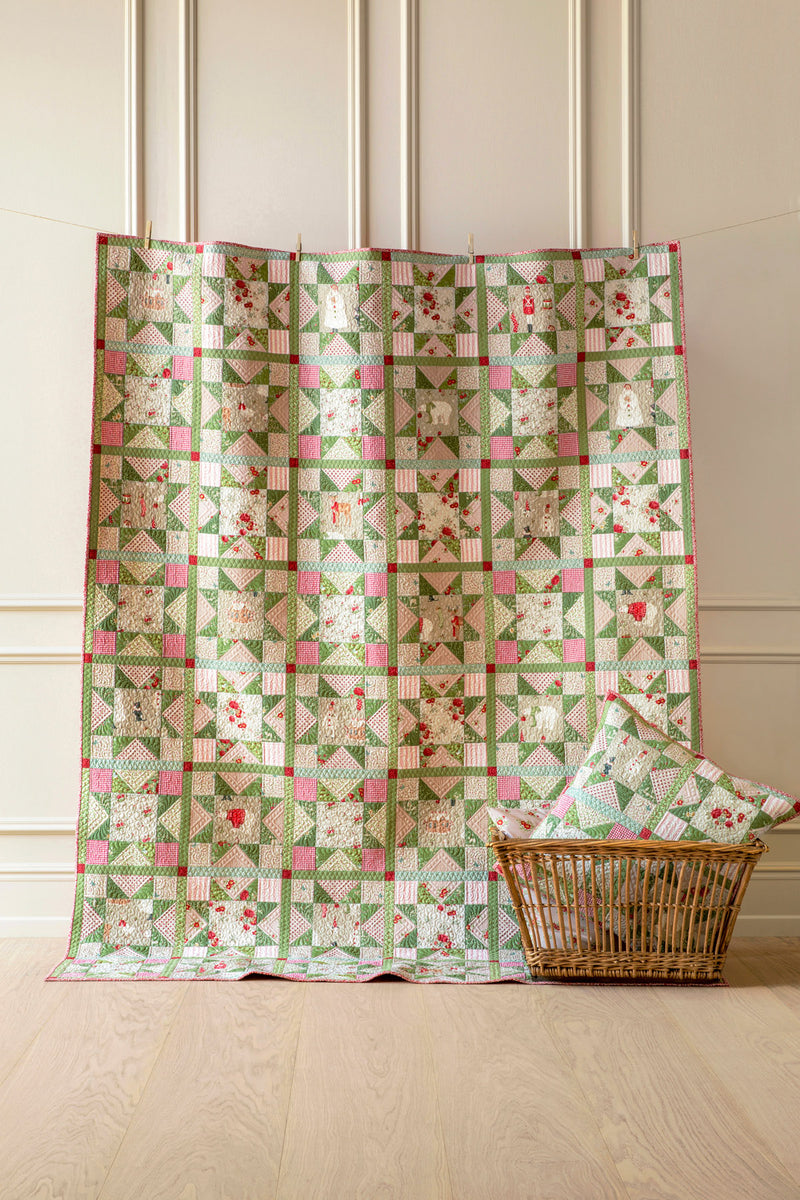 Tilda | Merry Little Christmas: TD100633 'Mistletoe' Pistachio: by the ½m