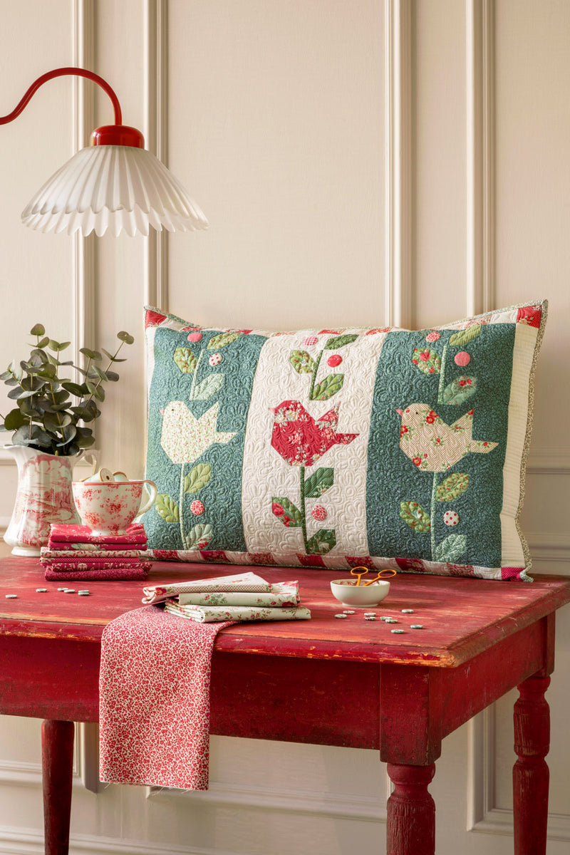 Tilda | Merry Little Christmas: TD100639 'Mistletoe' Cream: by the ½m