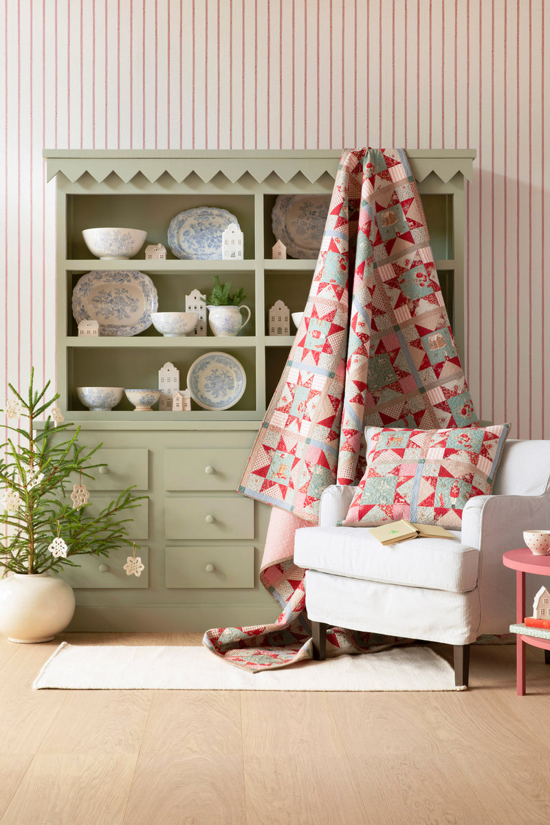 Tilda | Merry Little Christmas: TD110140 'Eve' Burgundy: by the ½m