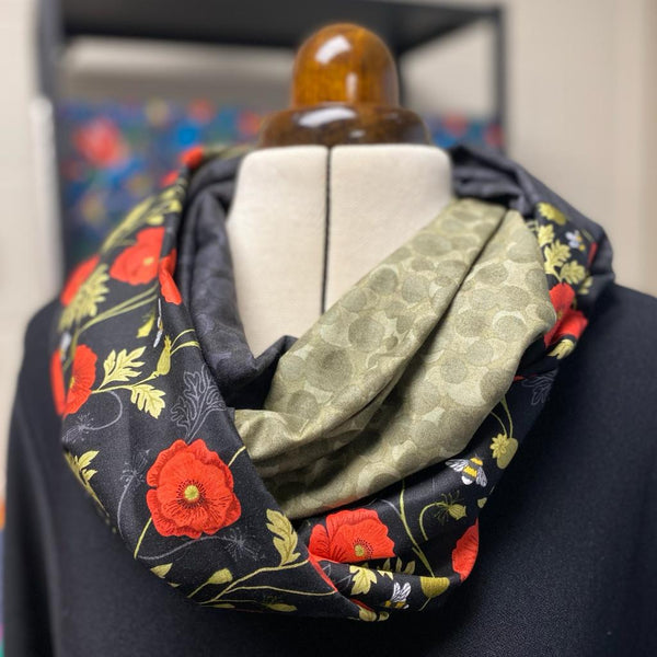 FABRIC KIT: Infinity Scarf: 3x FQ Lewis & Irene | 'Little Poppies' on Natural + 'Poppy Shadow' on Red + Bumbleberries' BB313 Olive
