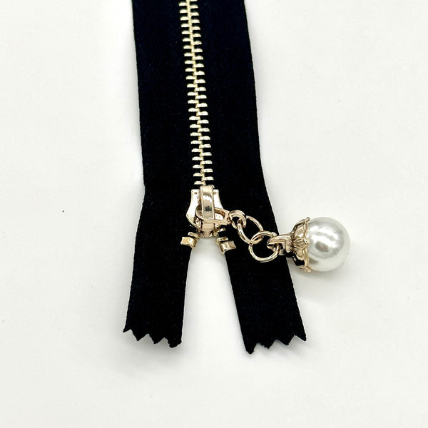 ZIPPER with Metal Teeth and Pearl Effect Pull: 8" length: Black