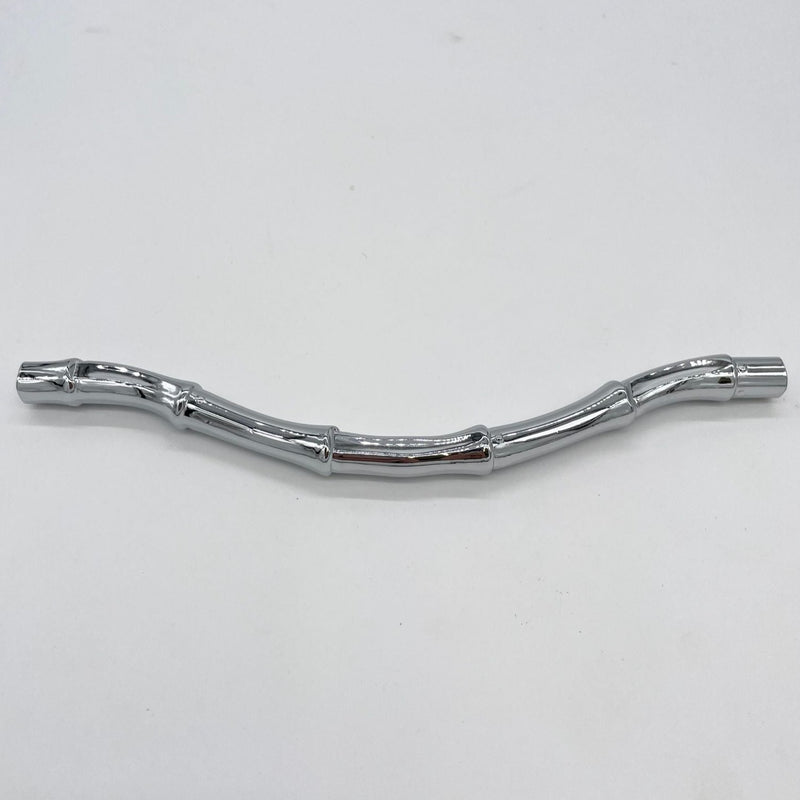 HARDWARE: 192mm Twist (Bamboo Effect) Door Handle in Silver