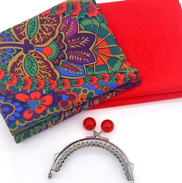 FABRIC KIT + HARDWARE: 8.5cm Kiss Clasp Purse: FQ Kaffe Fassett Collective 'Paisley Jungle' Moss + FQ Scarlet