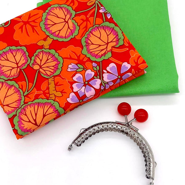 FABRIC KIT + HARDWARE: 8.5cm Kiss Clasp Purse: FQ Kaffe Fassett Collective 'Climbing Geraniums' Red + FQ Lime