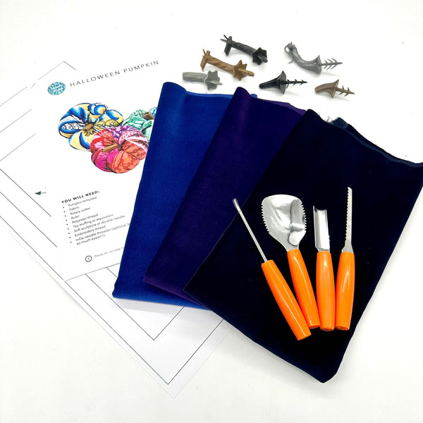 Pumpkin Kit: An Ombré of 3 FQs Velvet, 6 Stalks with Pattern and template & FREE Pumpkin Carving Kit