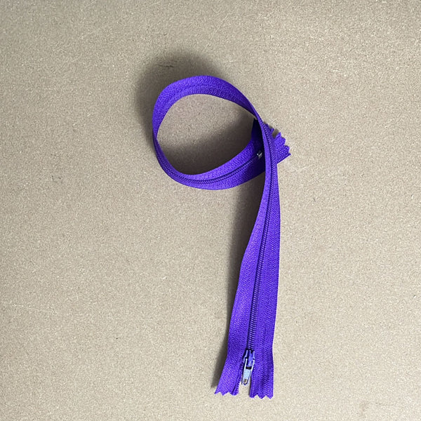 NYLON COIL ZIPPER: 12" length: Purple