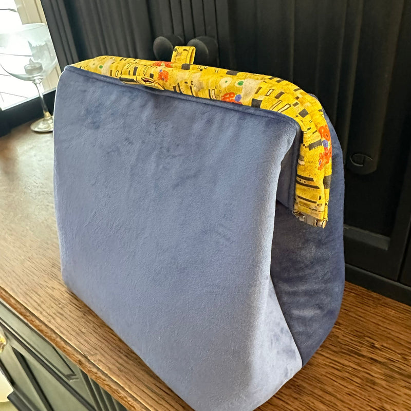 INSTRUCTIONS: 25cm Tubular Frame Pouch: PRINTED VERSION