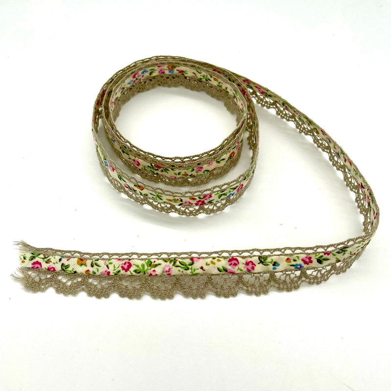 TRIM: Scalloped Lace Edge Vintage Style Floral: by the METRE