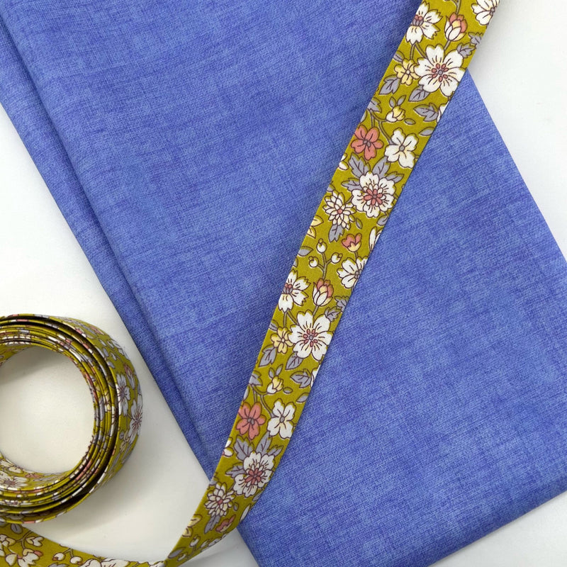 PERFECT PAIRING: 1/2m Linen Texture Effect Cotton Blender in Cornflower + 2m 'Floral Print' Ribbon in Green