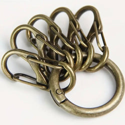 HARDWARE: Vintage-Style O-Ring with 5 Carabiner Clips: Zinc Alloy in Antique colour
