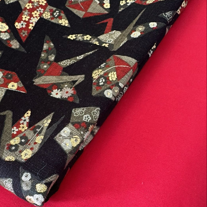 Half Metre Heaven: Sevenberry for Robert Kaufman | Nara Homespun 'Paper Cranes' 88501D2-6 BLACK with Cardinal plain