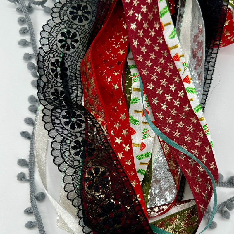 Natasha's Fancy Bits Bag: Twelve 1m lengths of Mixed Trim, 50 Brown Gift Tags, 10 Lace and Beaded Flowers