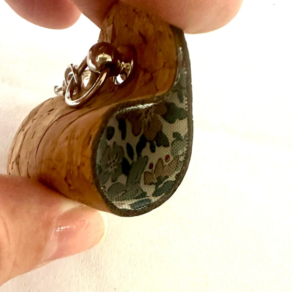 SAMPLE SALE: AC12: Heart Cable Tidy with Star Clasp in Dark Grain Cork and Tilda