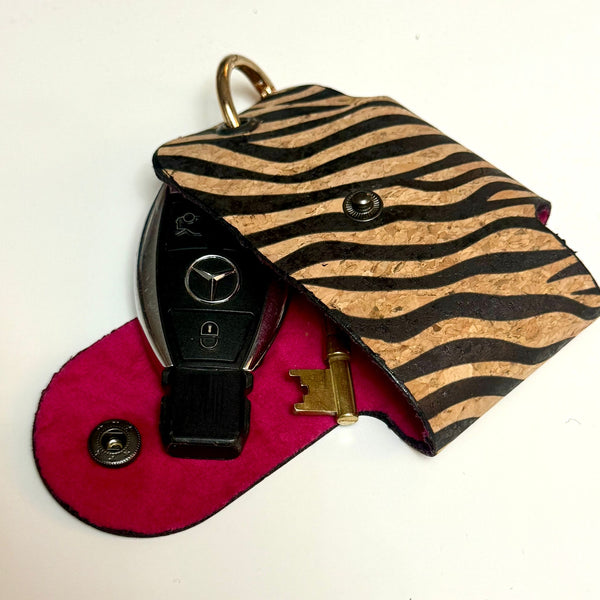 INSTRUCTIONS + PRECUT MYLAR TEMPLATE: Car Key Fob Holder