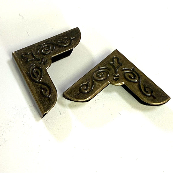 HARDWARE: Corner Protectors: Approx 23mm (5mm depth) Filigree Design: 1 PAIR: Antique Brass colour