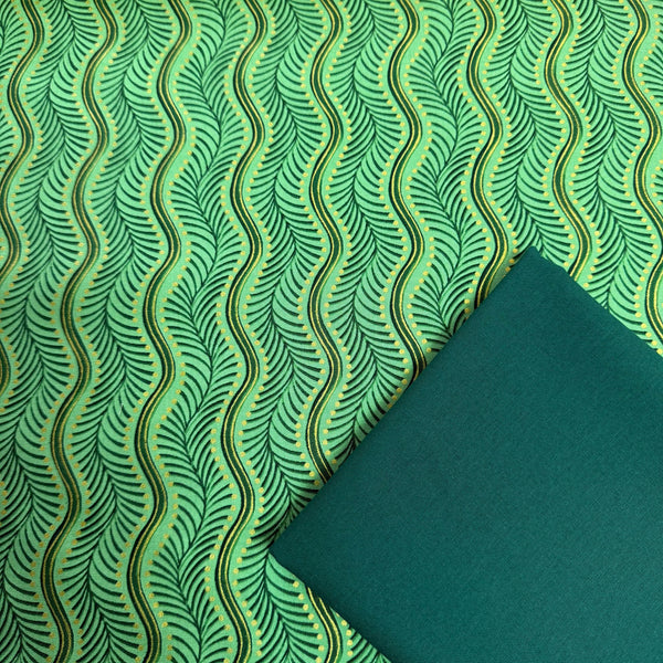 Premium HMH: Robert Kaufman | Holiday Flourish Peppermint Twist 'Wavy Stripe' SRKM-22950-240 HOLLY with Bottle