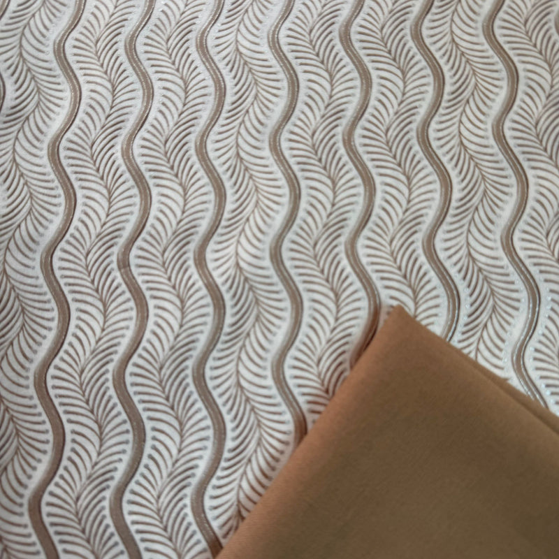 Premium HMH: Robert Kaufman | Holiday Flourish Peppermint Twist 'Wavy Stripe' SRKM-22950-303 BLANC with Silver Mink