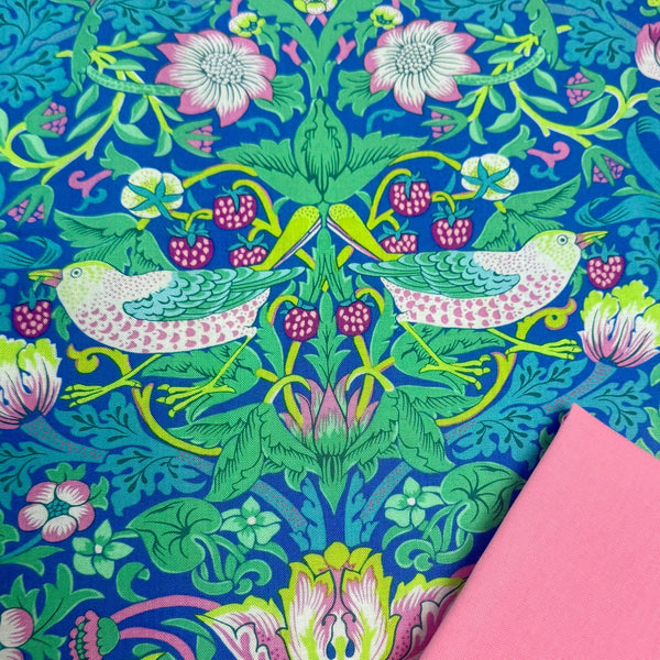 Half Metre Heaven: Kaffe Fassett x Morris & Co 'Strawberry Thief' PWKW013 Blue with Fuchsia