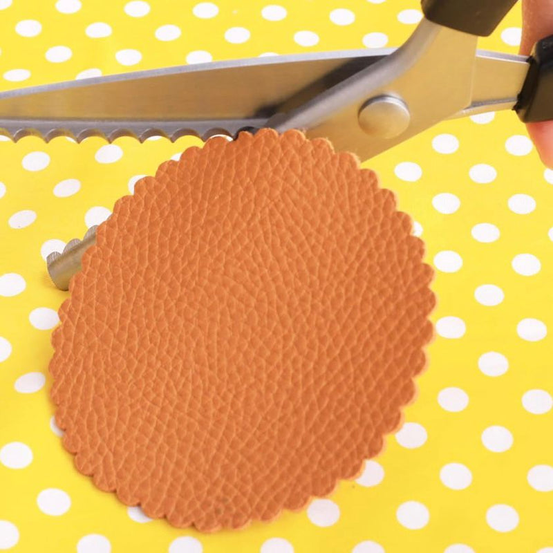 TOOL: Scallop-Edge Pinking Shears