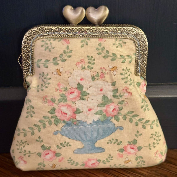 INSTRUCTIONS with Templates: Valentine Pouches: PRINTED VERSION