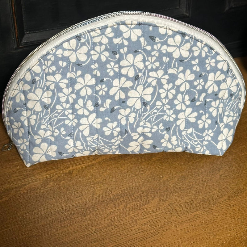 INSTRUCTIONS: Quilted Clam Pouch: DIGITAL DOWNLOAD