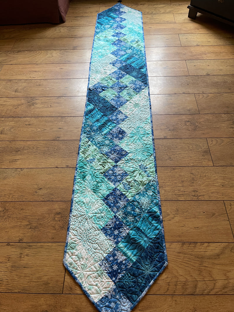 INSTRUCTIONS: ‘Friends For Dinner’ Ombré Friendship Braid Table Runner: PRINTED VERSION
