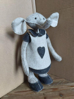 House of Zandra: Printed Instructions: The 'Heirloom Hetty' Elephant