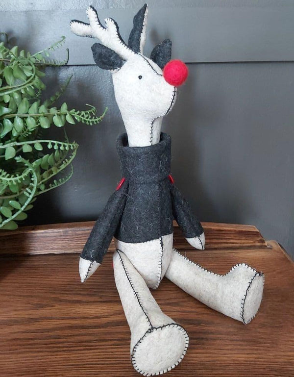 House of Zandra: FELT KIT INCLUDING PATTERN: Rudolph The Reindeer (White)