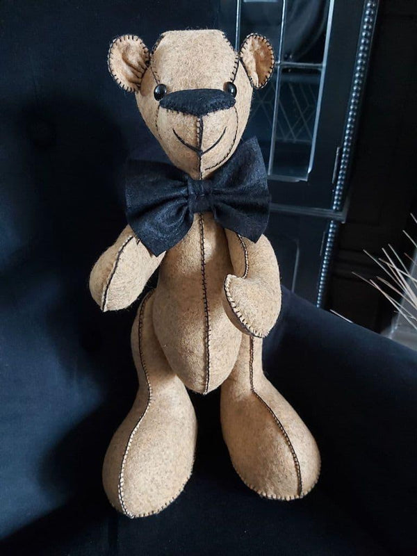 House of Zandra: FELT KIT INCLUDING PATTERN: Pumpkin Pie Teddy