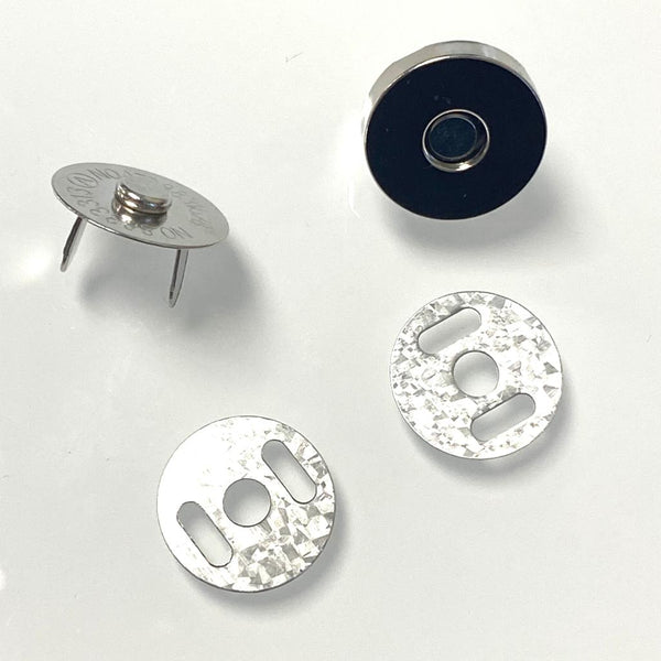 HARDWARE: Magnetic Clasp (Single): 18mm: Silver Colour
